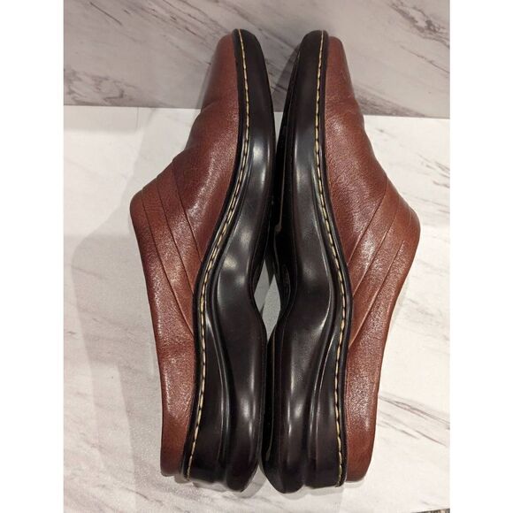 Sofft Women's Brown Leather 4 Fold Design Almond Toe Slip On Clogs Size 8.5 - Picture 6 of 8